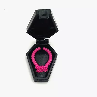 Monster High Clawd Wolf Sweet 1600 Necklace + Gift Box For Draculaura • $21.86