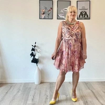 $45 • Buy Forever New Silk Floral Dress, Size 14