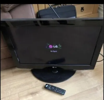 LG 26 Inch  LCD  Tv With Hdmi    Freeview  Remote - Collect Manchester • £55