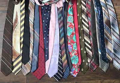 Wholesale Lot Of 14 Men’s Neck Ties • $5.99