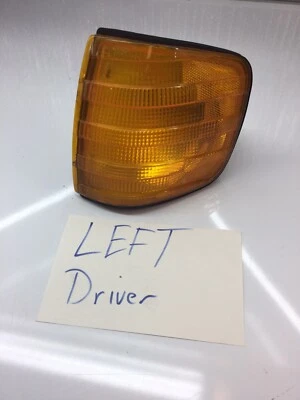 $99.99 • Buy 86 - 93 Bosch OEM Mercedes Benz W124 300e LH Drivers Turn Signal Marker Light