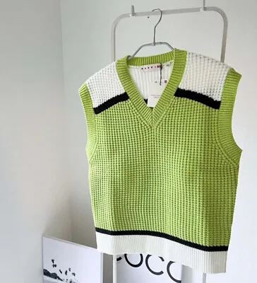 $30 • Buy UNIQLO X MARNI Popcorn Knitted V-Neck Size Medium