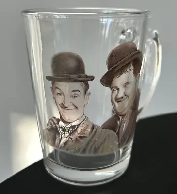 LAUREL AND HARDY Autograph Glass Mug STAN & OLLIE • £13.99