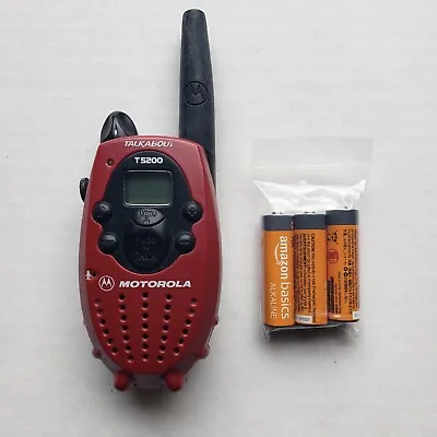 Motorola TalkAbout T5200 2-Mile 14-Channel FRS Two-Way Walkie Talkie & Batteries • $14.83