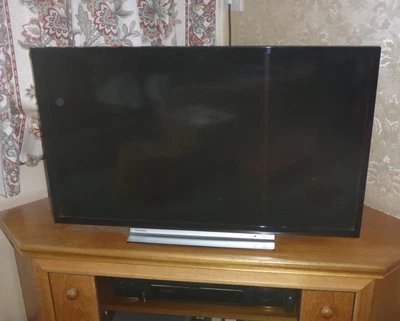 £15 • Buy Toshiba Flat Screen TV 32D3753DB
