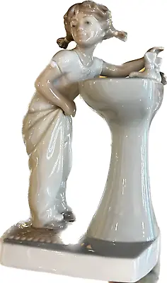 Lladro Clean Up Time Girl At Sink • $150