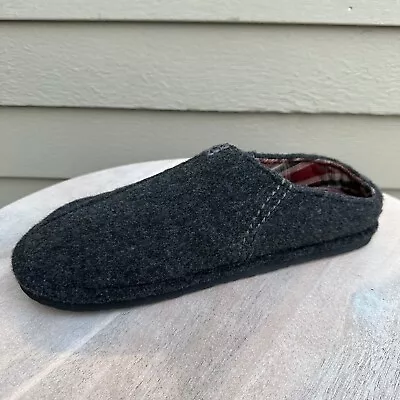 New Staheekum Mens Size 10 Timber Slippers Charcoal Gray Flannel Slip On Shoes • $19.25
