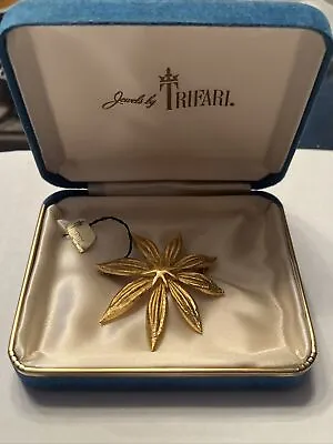 Vintage Designer Signed Crown Trifari Gold Tone Brooch Pin Original Box • $15.50