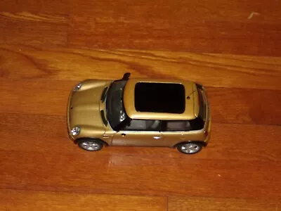 Maisto Diecast Mini Cooper Car 1:18 The Gold Special Edition Sunroof No Mirror • $13.74