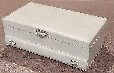 Vintage Buxton Leatherette Jewelry Box  • $10