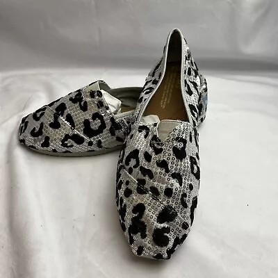 TOMS Classics Silver Sequined Leopard Print Slip On Flat Loafers Womens Sz9.5 • $14.99