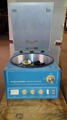 Used Beckman Centrifuge Model# TJ-6 W TH-4 Rotor & Buckets Approx. 2600 RPM Max • $350