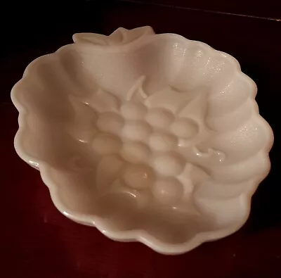 VTG MILK GLASS  TRINKET CANDY DISH PLATE GRAPE PATTERN 7x5.5 • $11