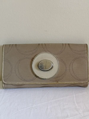 $34.95 • Buy Oroton Signature 'O' Print Fold Out Light Brown Leather Wallet