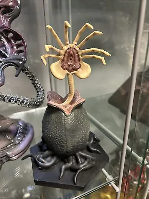 Eaglemoss Alien & Predator Figurine Collection Facehugger & Egg Limited Edition • $102.53