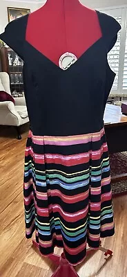 Review Dress Size 16 • $28