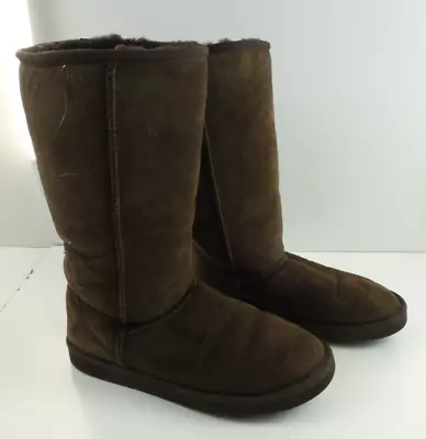 Ugg Women's Boots 5815 Classic Tall Brown Suede Sheepskin Lining  Size 7 • $37