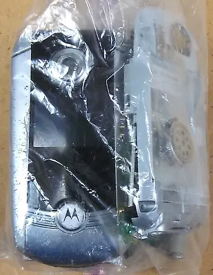 Motorola V Series V710 - Silver & Black ( Verizon ) Cellular Flip Phone - Parts • $4.24