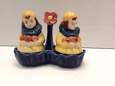 Dutch Couple Flower Design Figure Salt & Pepper Set • $0.99