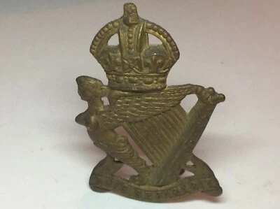 £35 • Buy The Royal Irish Regiment Army Cap Badge, Original World War
