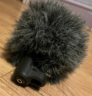 £30 • Buy A Rode VideoMic ME For IOS Smartphones With 3.5mm Jack With Fluffy Windshield 