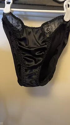 Vintage Maidenform Sweet Nothings Black Bikini Panties Size M NWOT • $20