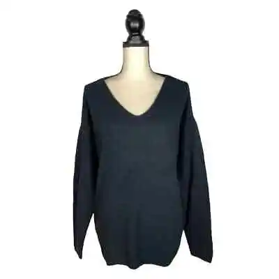 VERO MODA ASOS Navy Blue Ribbed Knit V Neck Sweater           Size:  M • $12.50