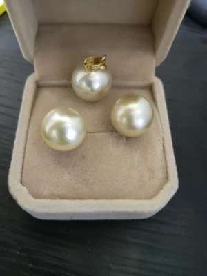 £400 • Buy  South Sea  Pearls Earrings & Pendant