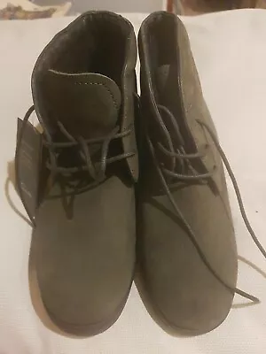 £24.95 • Buy New Tagged Ladies Kids Clarks Leather Sage Green Walking Boots Shoes Size UK 2.5
