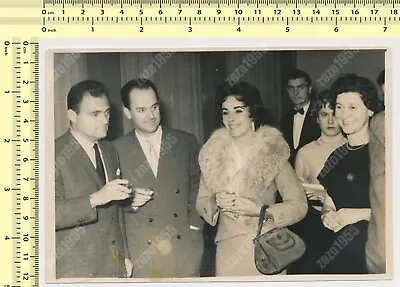 1958 Elizabeth Taylor And Mike Todd Belgrade Vintage Original Photo Photograph • $24