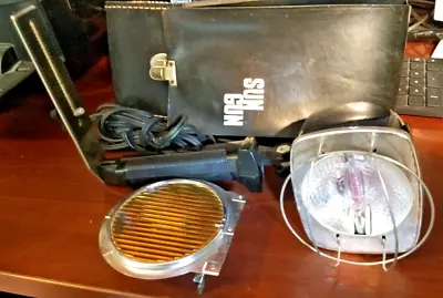 Vintage Sylvania Sun Gun Movie Light With Original Leather Case Lens & BulbGuard • $12.98