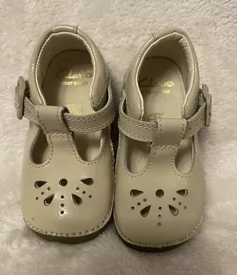Infant Girls Clarks Leather Cruising Roamer Weaver Shoes UK3.5 Nude Blush Beige • £12.99