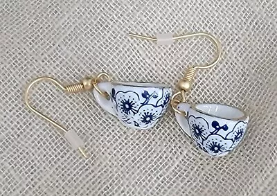 Victorian Trading Delft Blue White Tea Cup Dangle Hook Earrings 30J • $22