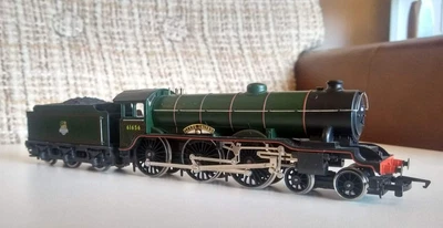 £48 • Buy Hornby OO R060 LNER BR Green 4-6-0 CLASS B17 Footballer Class 61656 Leeds United