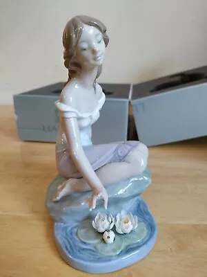 Lladro Privilege Made In Spain Porcelain Statue - Reflections Of Helena #7706 • $149.99