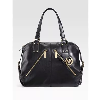 Michael Kors Black Leather Portland Crossbody • $50