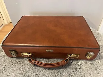 Vintage Airway Saddle Brown Leather Locking Attache/Briefcase - 18x13x4  • $75