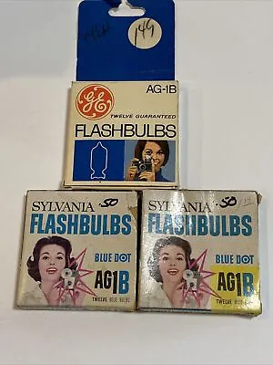 $25 • Buy VINTAGE MIXED LOT 31  Flash Bulbs Cubes Sticks AG-1B G E SYLVANIA BLUE DOT 🔵