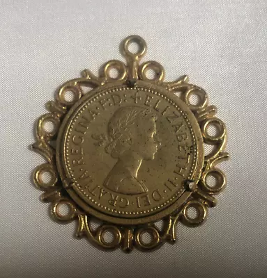 VINTAGE 1966 Queen Elizabeth II Half Penny Gold Tone Coin Pendant • £13.79