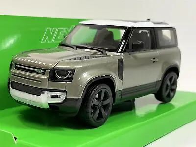 2020 Land Rover Defender Green White 1:26 Scale Welly 24110gw • £23.99