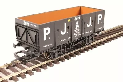 R6818 - 21 Ton Mineral Wagon 'PJ&JP' (OO) • £8.99