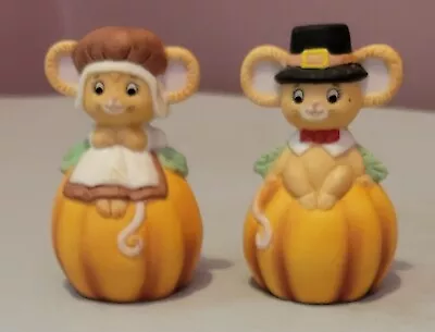 Vintage Lefton Ceramic Pilgrim Mice Sitting On Pumpkin Thanksgiving Harvest • $15