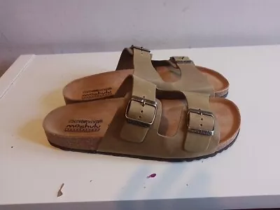 Mens Moshulu Sandals Size 9 • £10