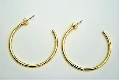 J635*) Vintage Gold Tone Gypsy Style Hoop Cuff Pierced Earrings Diam 4cm • $5.04