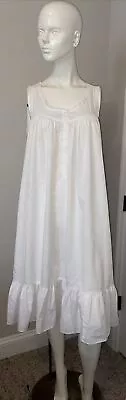 VINTAGE WOMENS WHITE COTTON Nightgown HUNTERS RUN MEDIUM LACE EDGING • $49.99