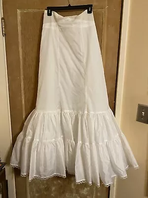 Size 12 Mermaid Slip David’s Bridal (fits Size 8-10) • $18