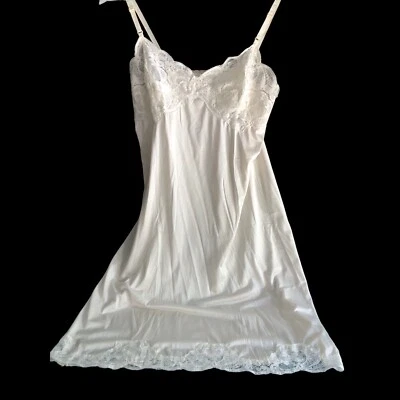 $22.40 • Buy Vintage Wondermaid Full Slip Ivory Nylon And Lace Size 36 USA Union Tag