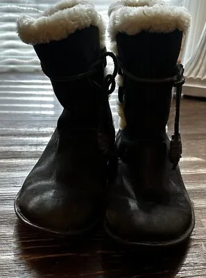 Ugg  Warm Winter Boot Black Leather Warm Sheepskin Size 8 • $18