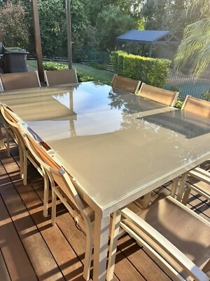 $200 • Buy 10 Seater Outdoor Dining Table And Chairs
