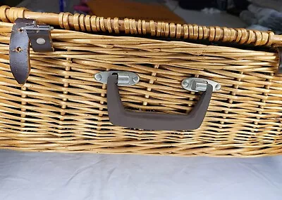 Vintage Mid-Century Brexton Blondish Brown Wicker Large Picnic Hamper/ Basket  • $60